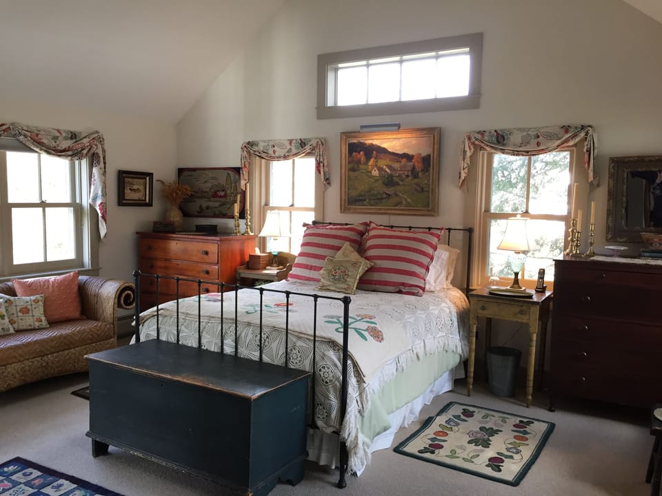 First floor master suite with en suite bathroom. 