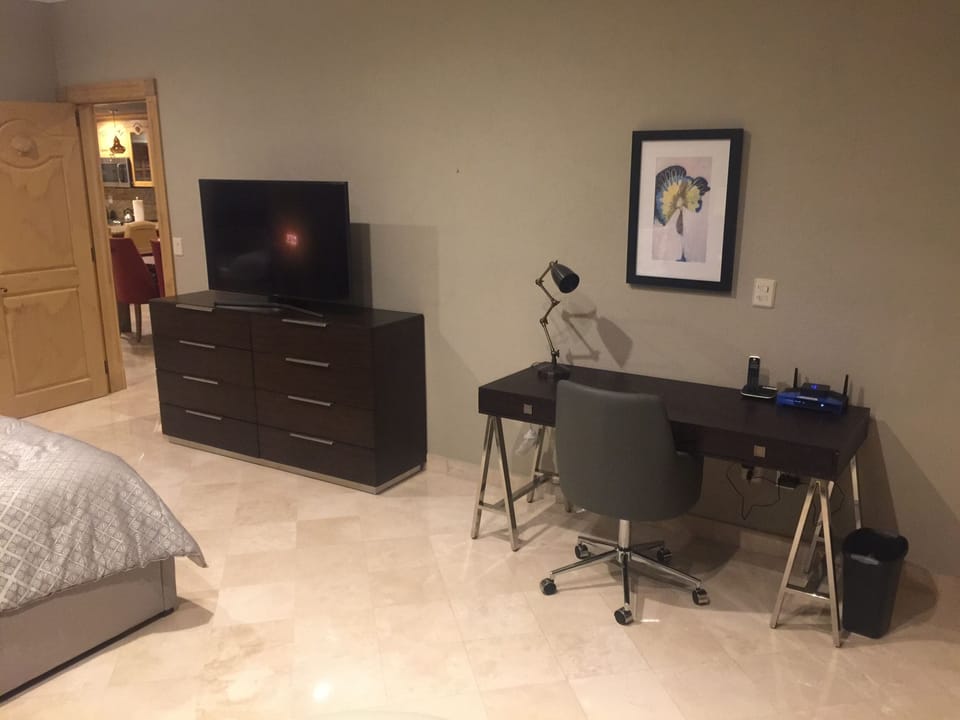 Desk With WIFI & free Telephone Calls to the US