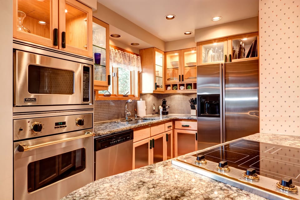 Like to cook?  High end Viking appliances and granite counter tops await you!