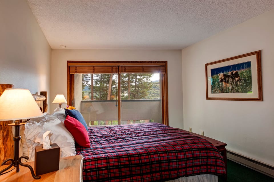Third bedroom has its own balcony with Jacuzzi hot tub installed Dec 2015. 