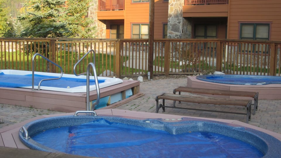 3 hot tubs