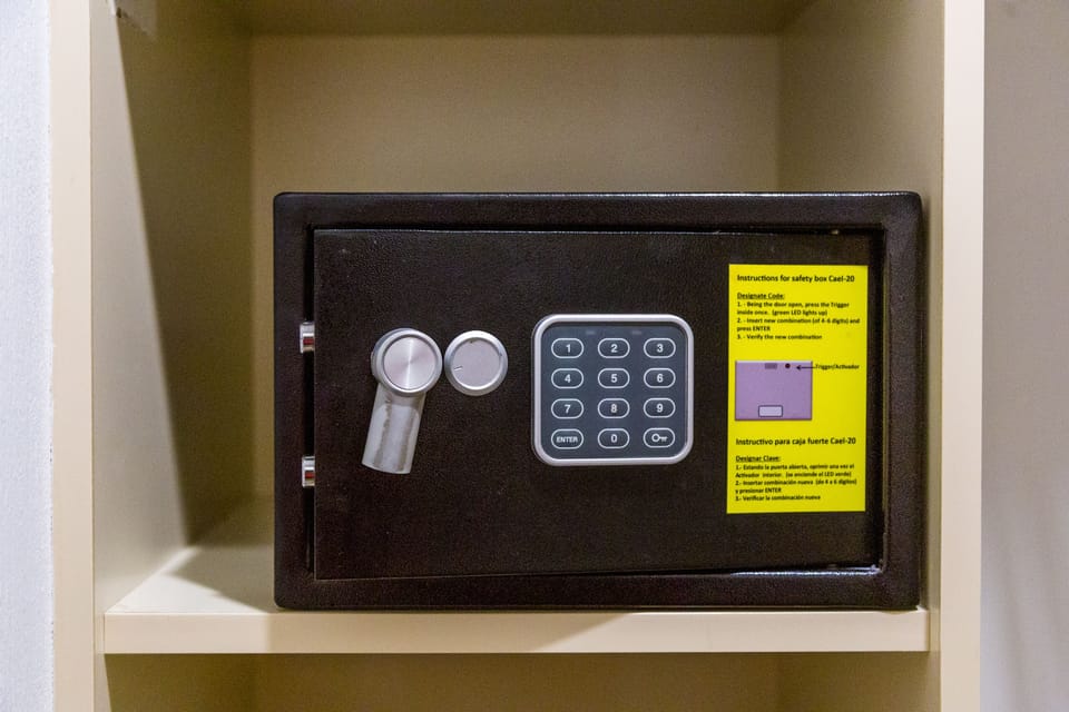 Safe-master closet 