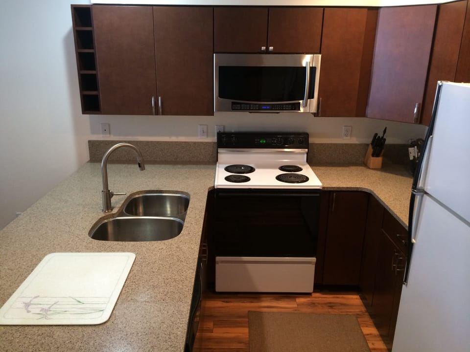 Kitchen with Quartz countertop