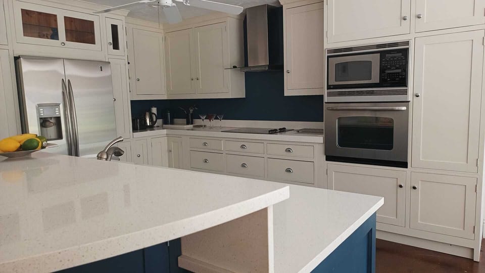 Quartz counter tops.