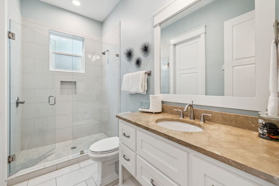 Queen Guest En-Suite - Single Vanity, Walk-In Shower & Hall Access