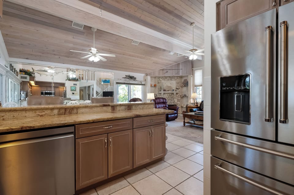 Kitchen area -new appliances 2025