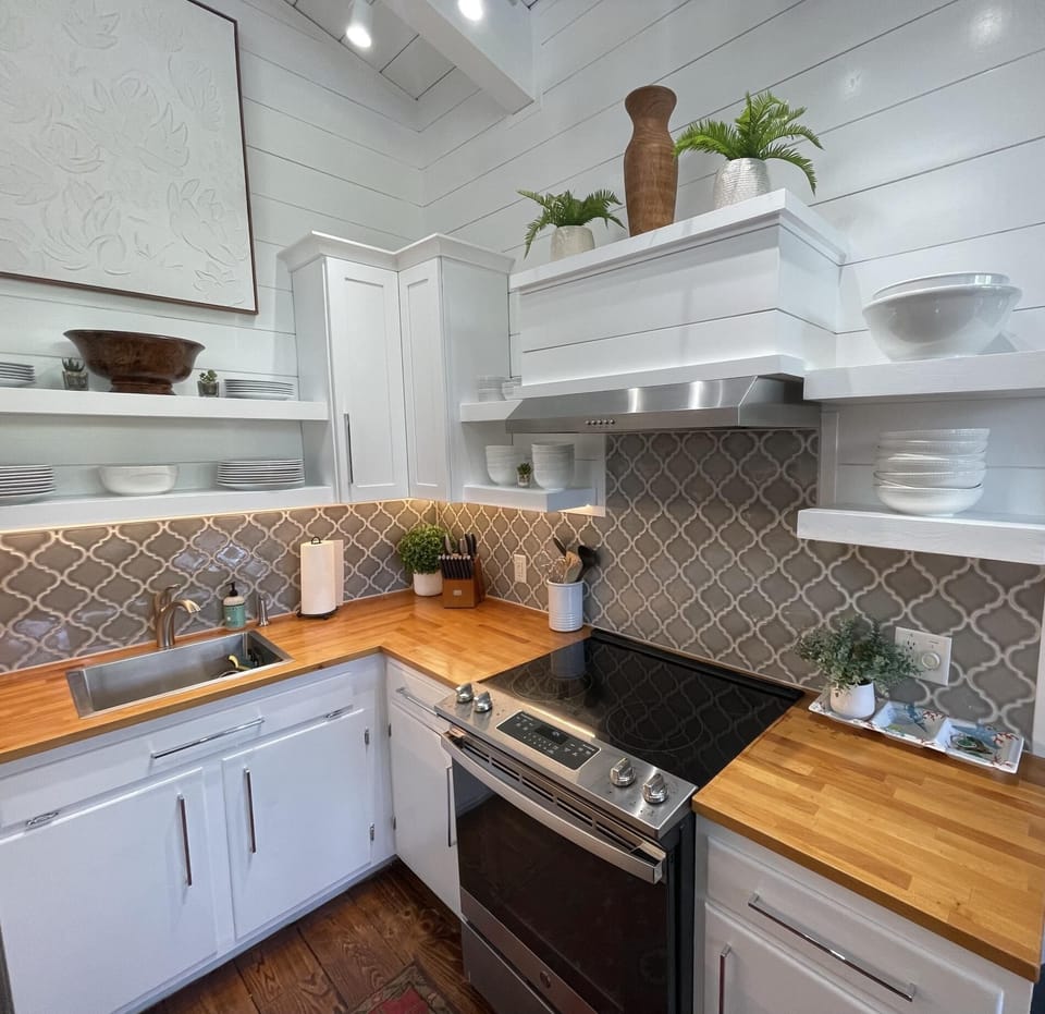 Updated (2025) Cottage kitchen includes everything you will need for your holiday stay.
