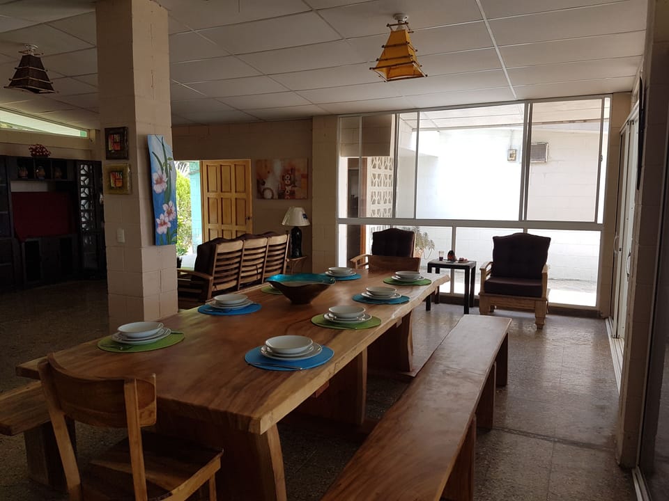Seating for 12