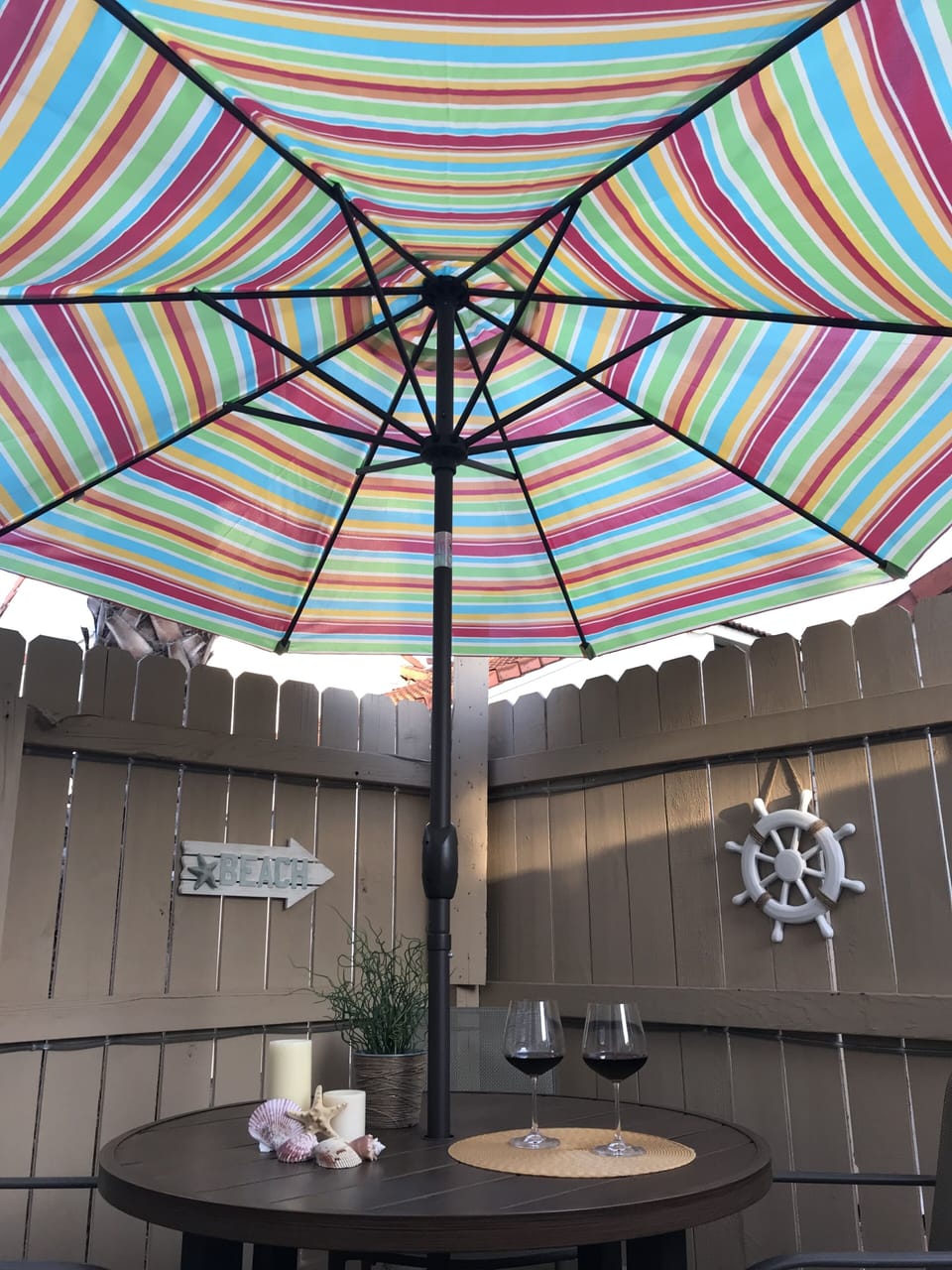 Outdoor dining and private space
