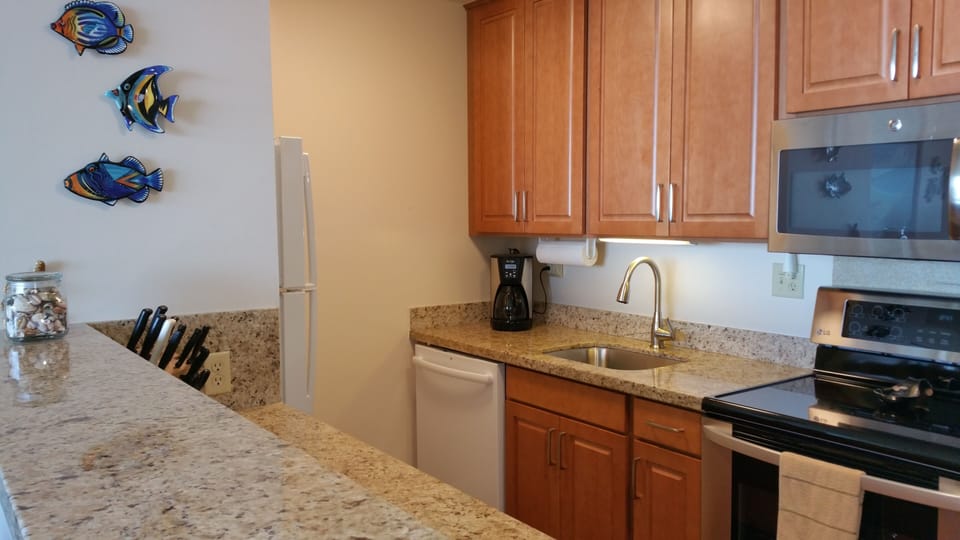 Fully equipped, remodeled kitchen