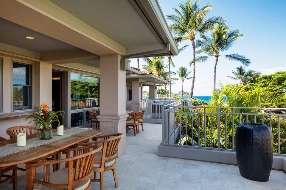 OPEN AIR LIVING! TWO DINING TABLES AND GAS BBQ!  OCEAN VIEWS!