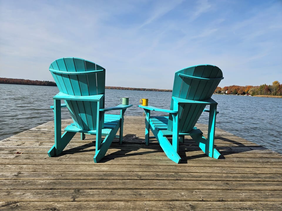 Imagine coffee on the dock first thing in the morning!