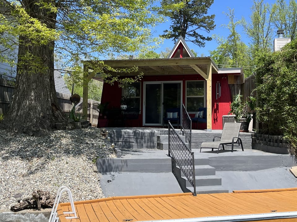 The Cozy Cabin ~ Lake Side with covered patio to relax and enjoy 