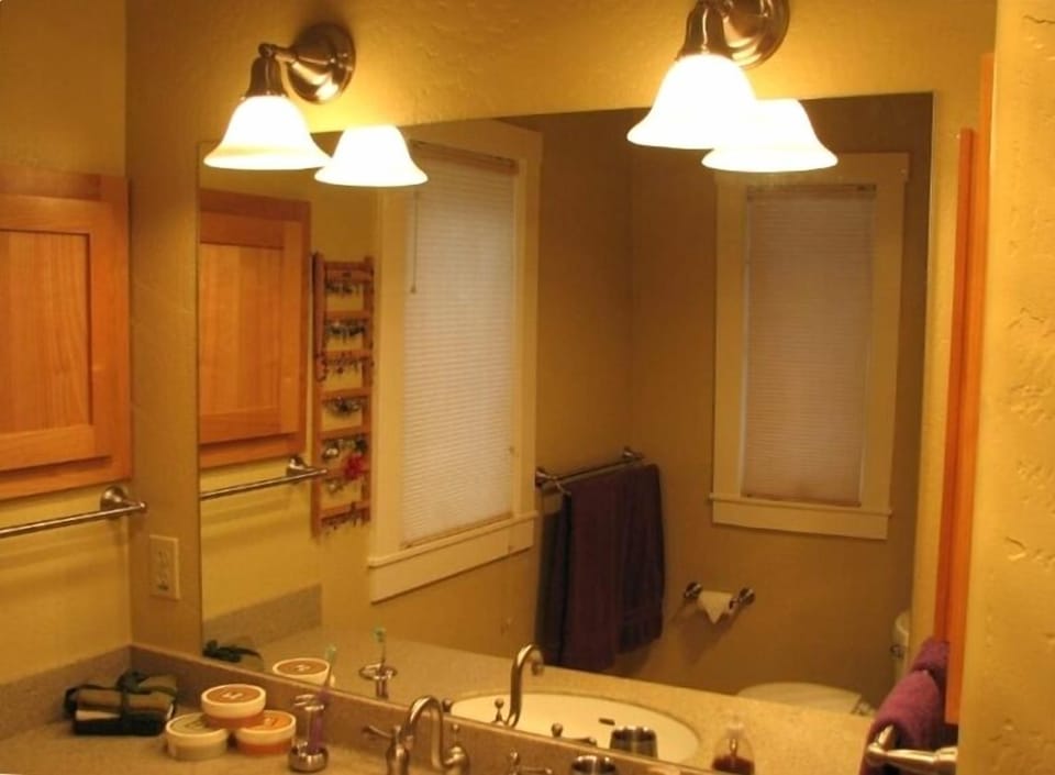 Bath #1  off the king bedroom:  has walk in shower