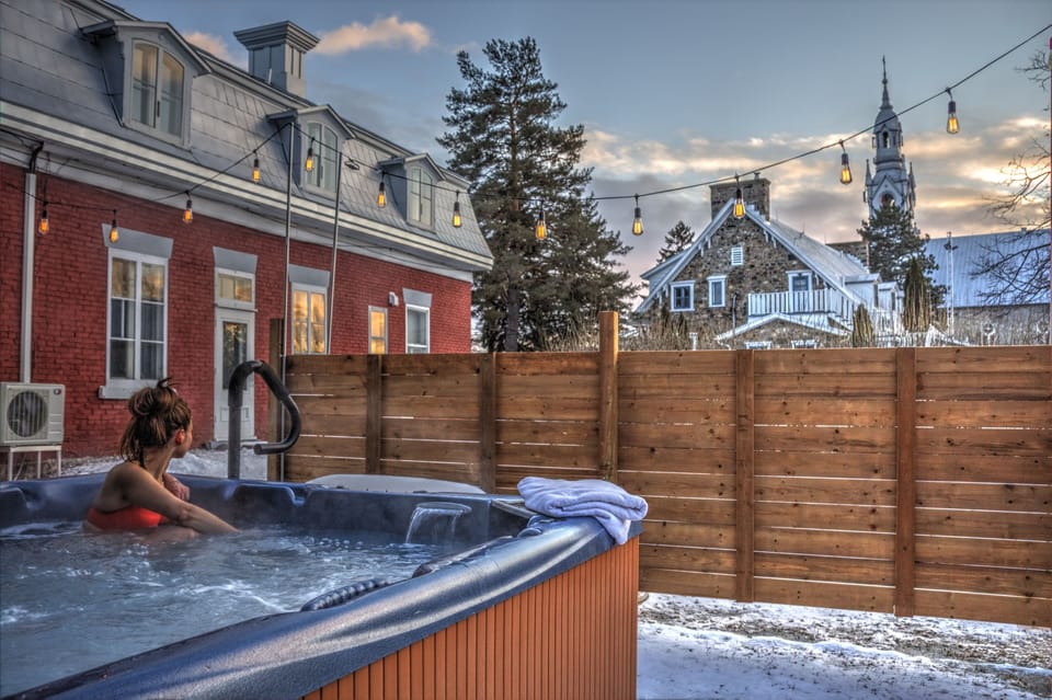 Hot tub (available until summer 2019 subject to change)
Must follow instruction