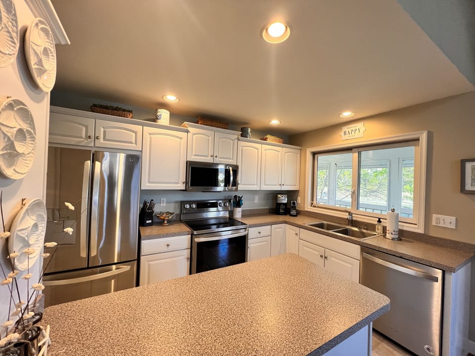 The kitchen is cozy. All appliances replaced in the last 3 years.