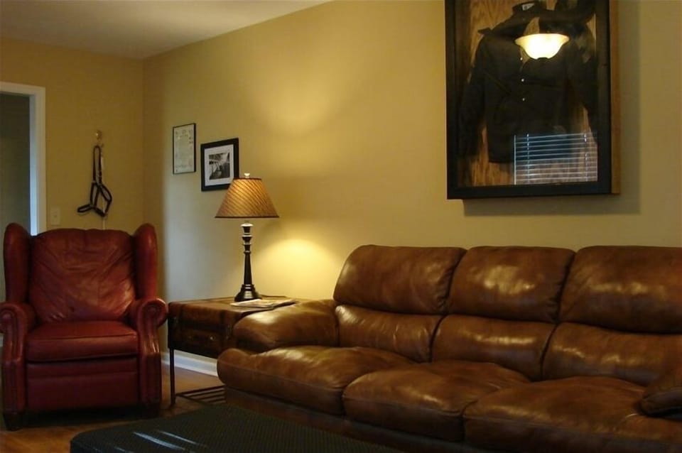 Living Room/TV Room