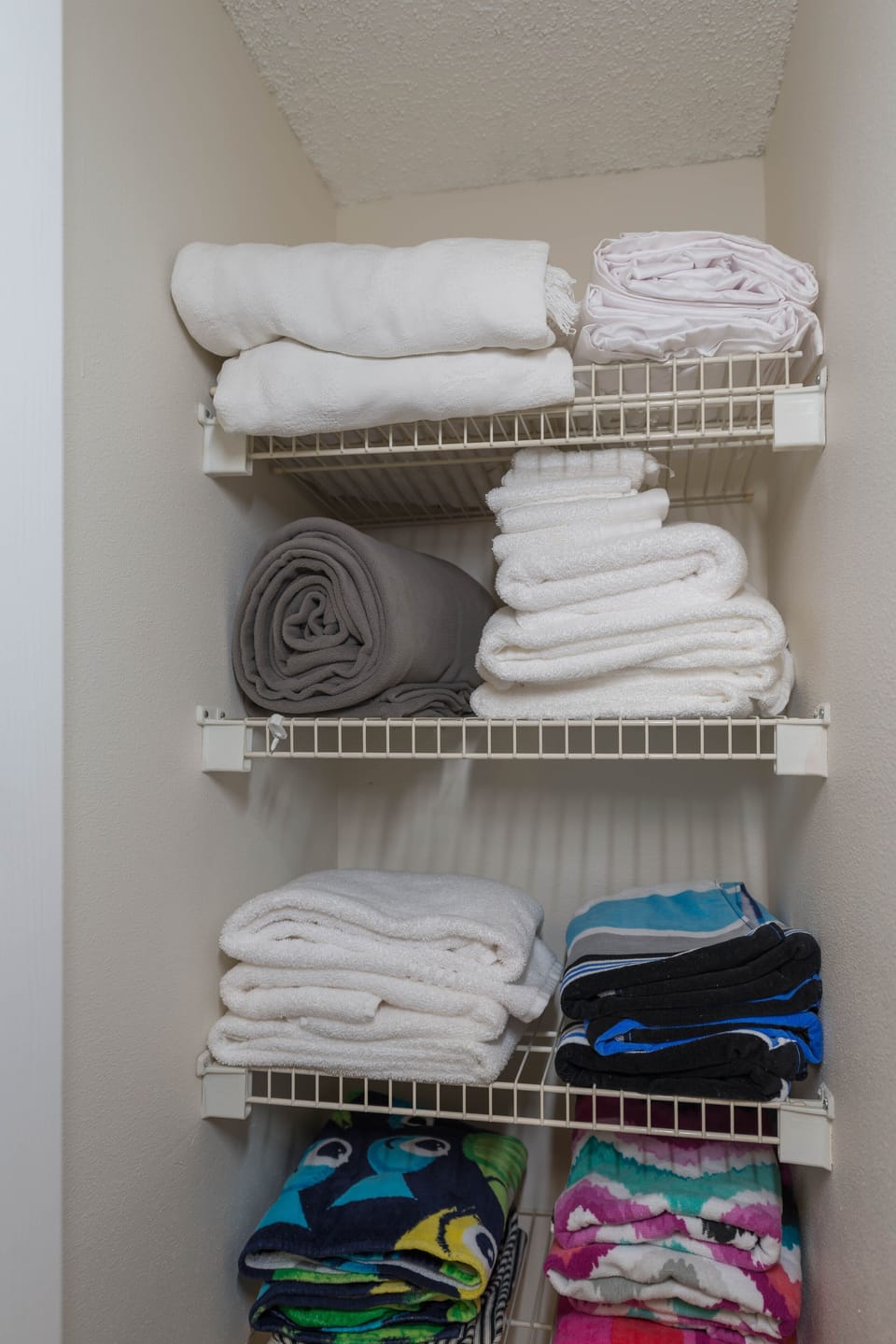 linens, bath towels and beach towels provided