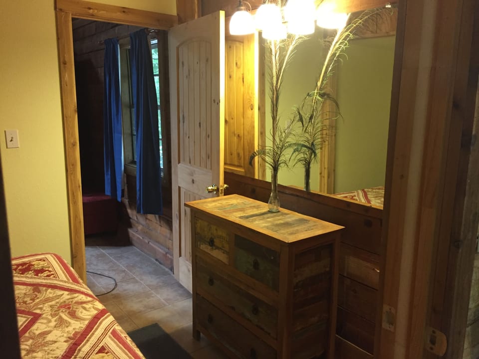 other side of bedroom downstairs