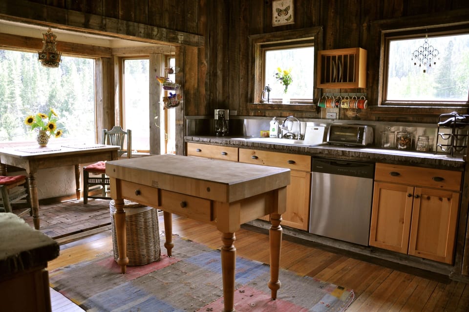 ...more kitchen