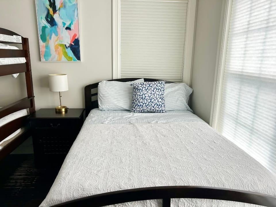 Bedroom 4, bunkbed with twin over full & additional full