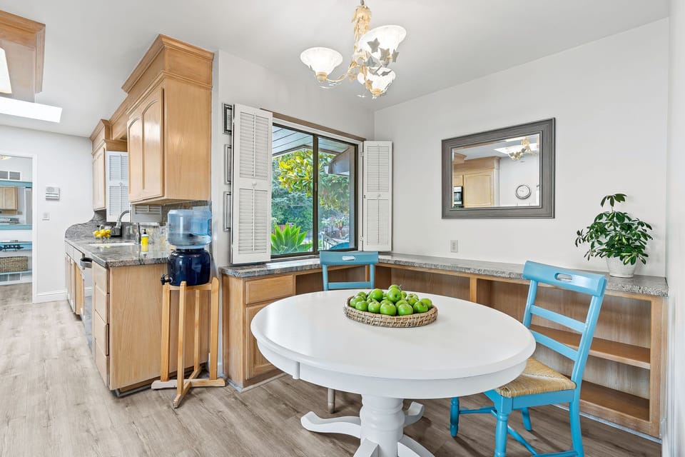 Breakfast nook with complimentary water.