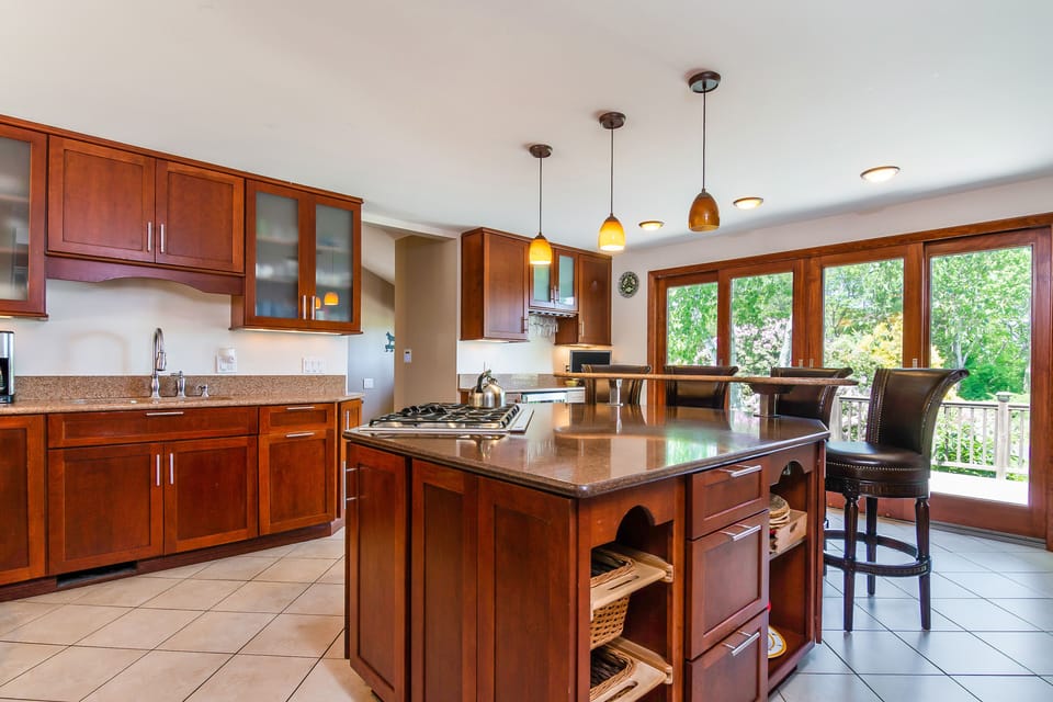 A very spacious kitchen allows for multiple cooks