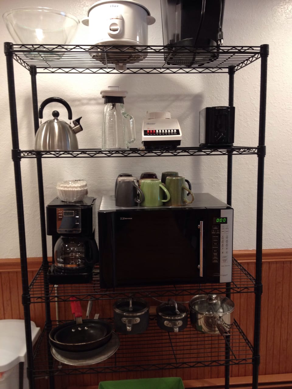 Small kitchen appliances.