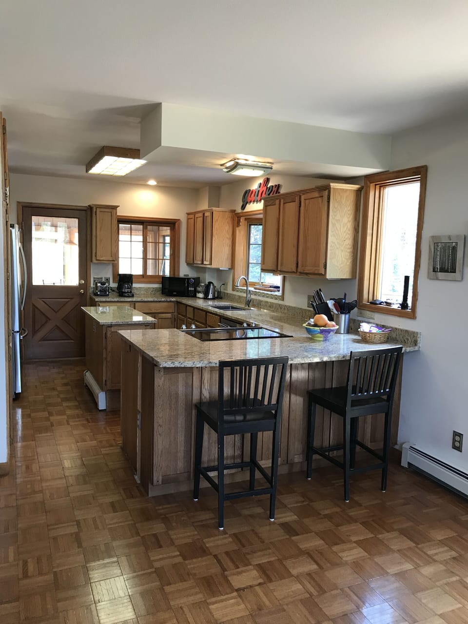 Kitchen with bar