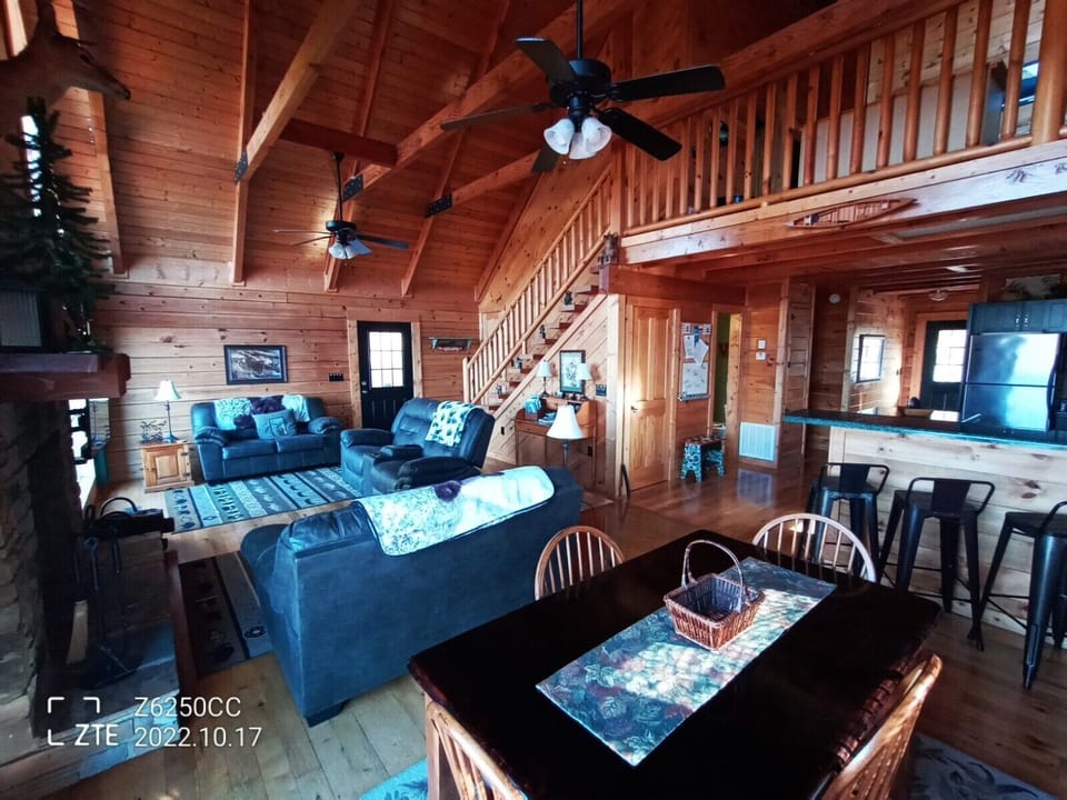 Living Room/Dining Room