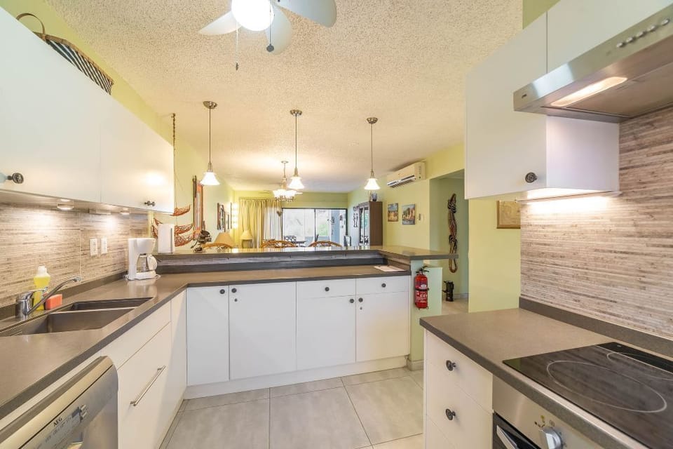 Ample kitchen space and storage of supplies