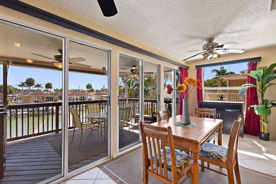 Dining area in Capt. America Unit