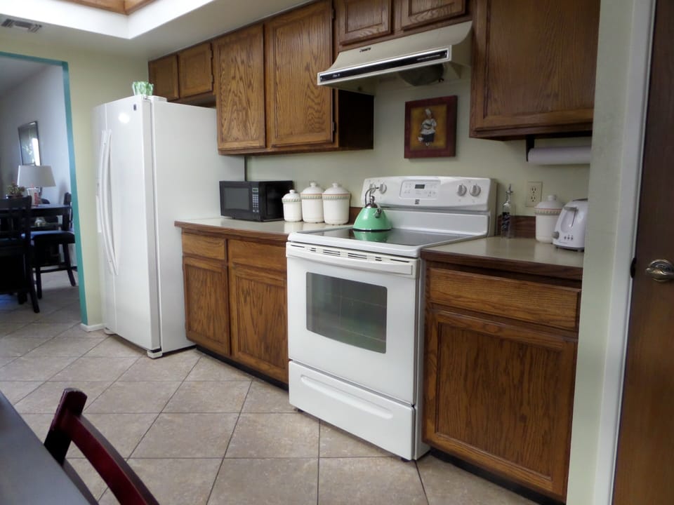 Kitchen, side by side refrigerator with ice maker, micro, smooth top elect range