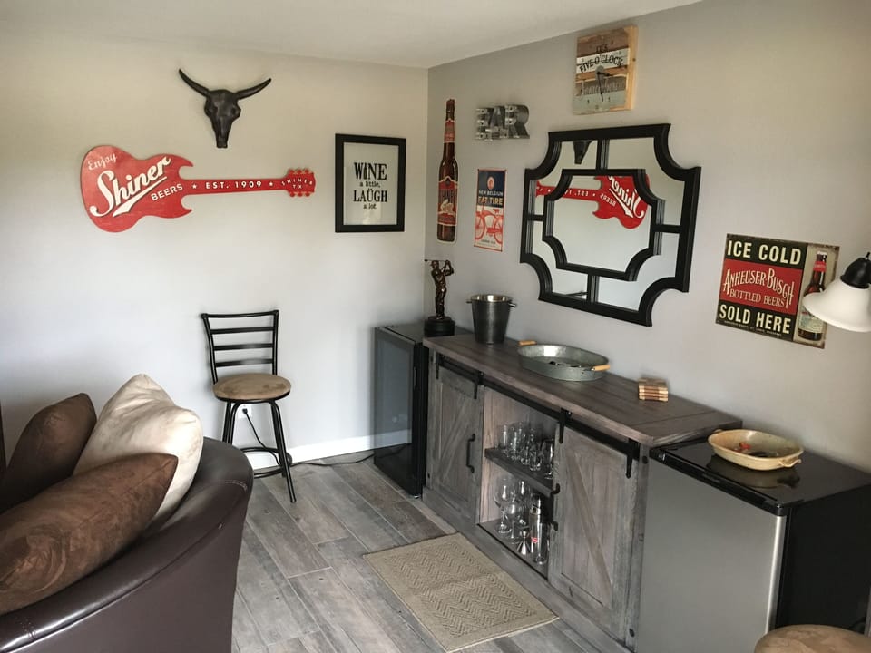 Refrigerator and wine cooler