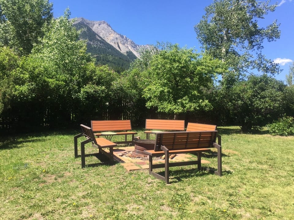 Fire Pit - with Mountain views