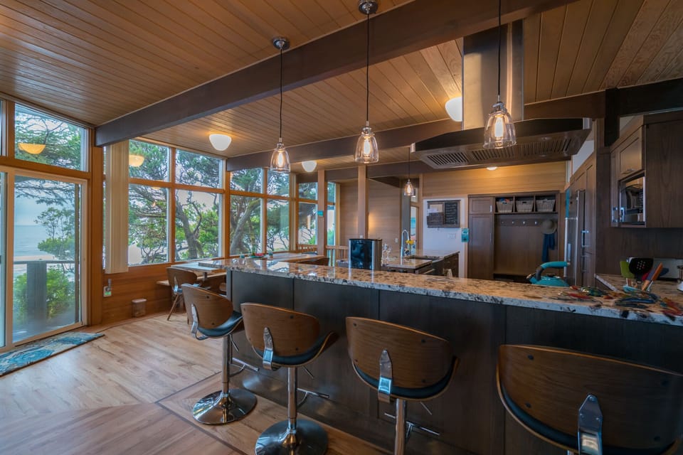 Kitchen bar