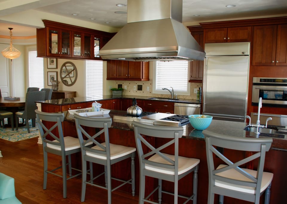 Kitchen w/gas range, convection oven, grill. Microwave, warming drawers, etc.
