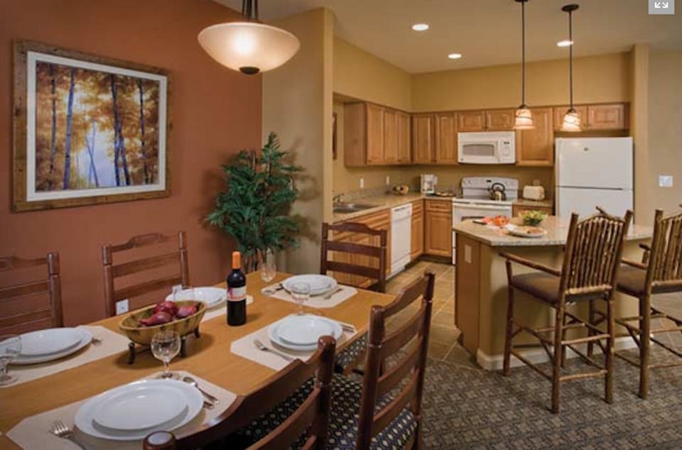 Fully Equipped Kitchen and Dining Room