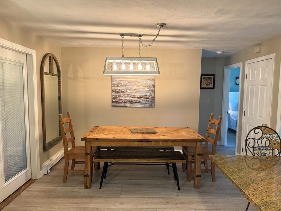 Eat in kitchen. Table seats 8. Island seats 2.