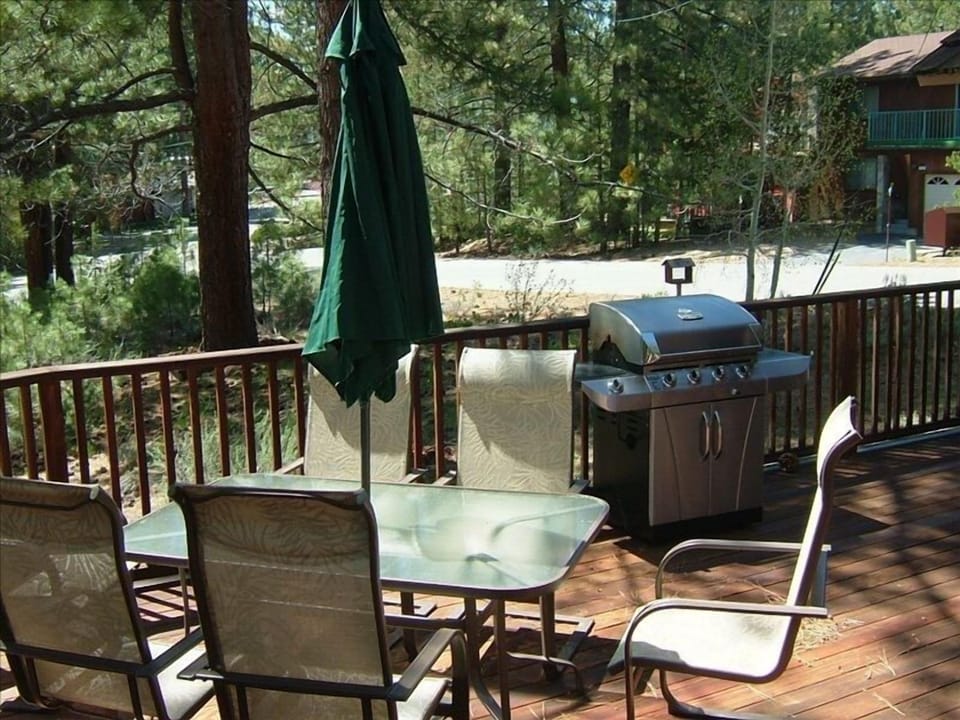 Nice deck for BBQ