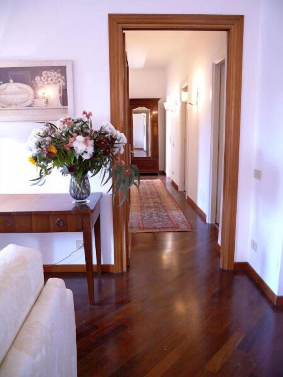 FROM THE LIVING ROOM TO THE BEDROOMS