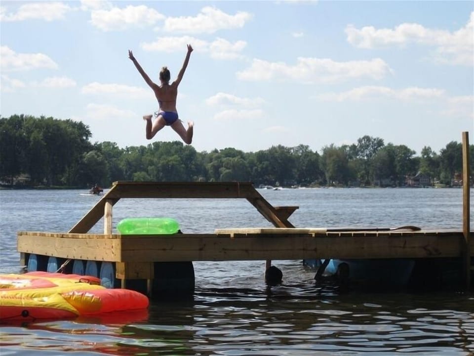 diving platform in action