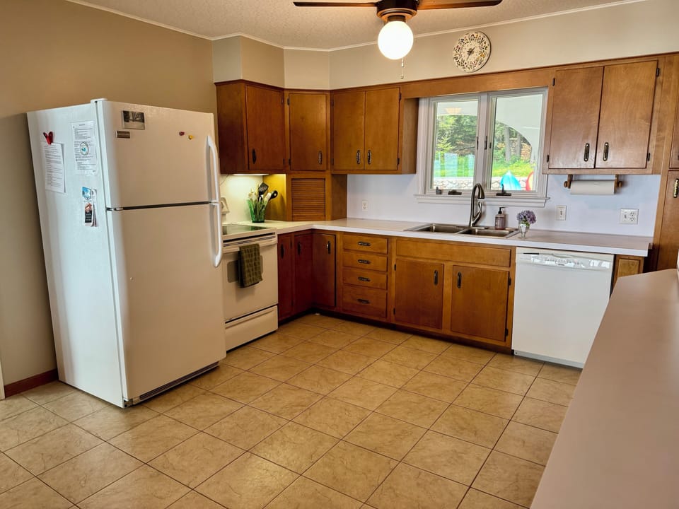 Kitchen, open & spacious