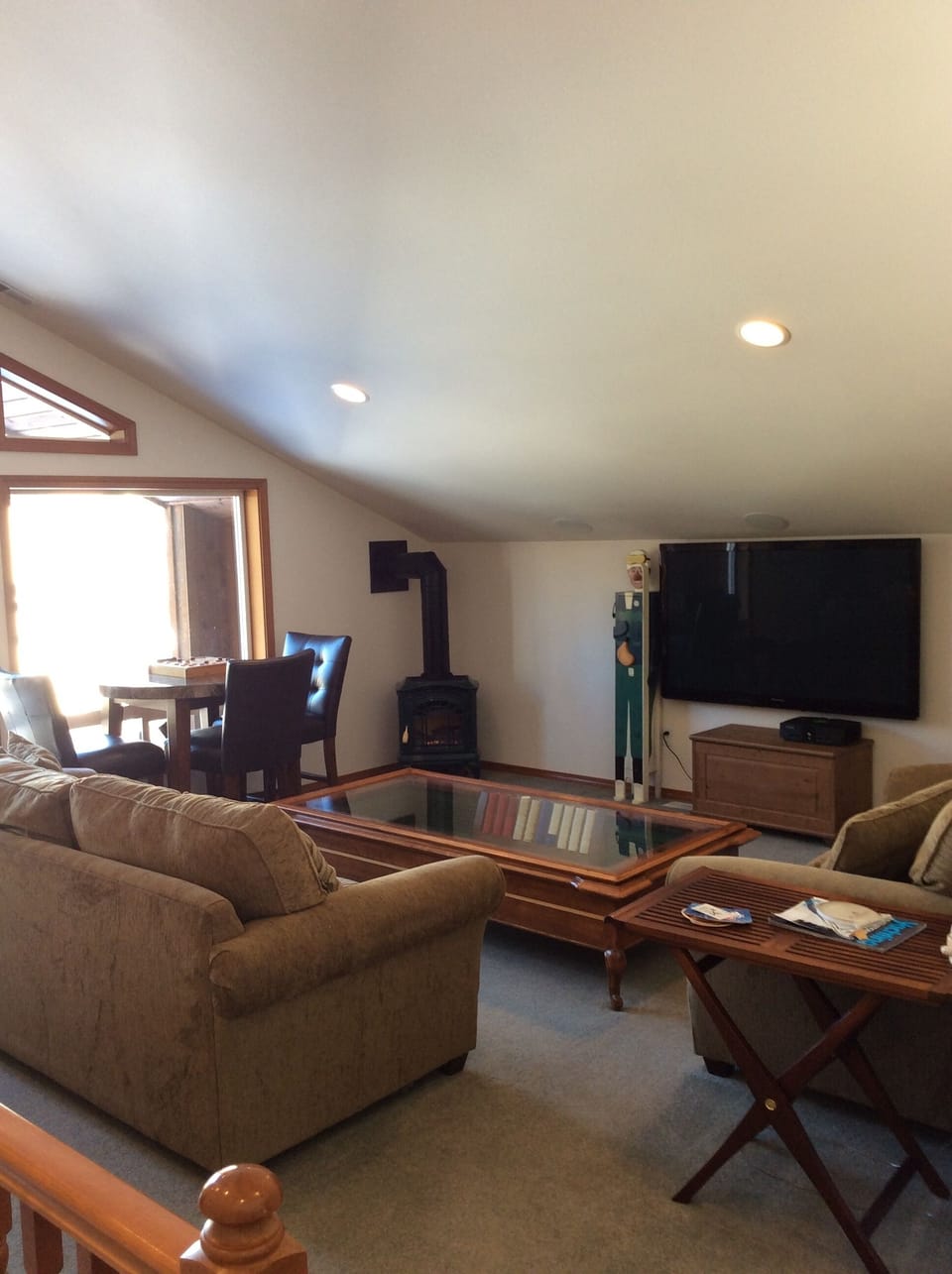 Bonus room (upper level)