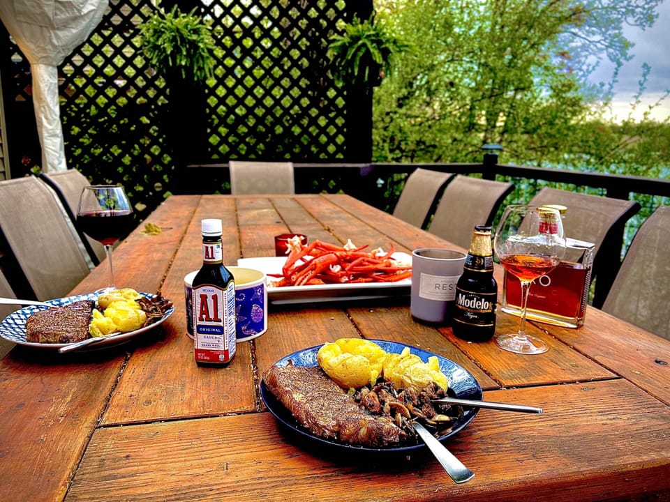Outdoor Dining on the Patio