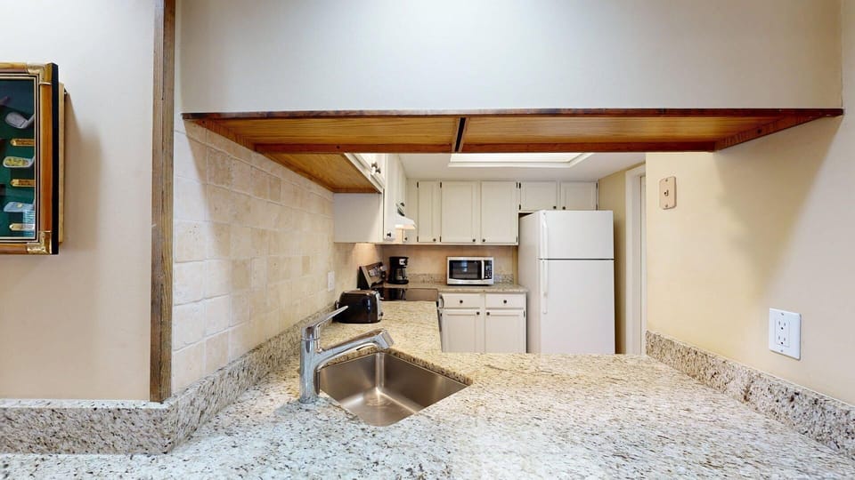Pass through from living area to kitchen