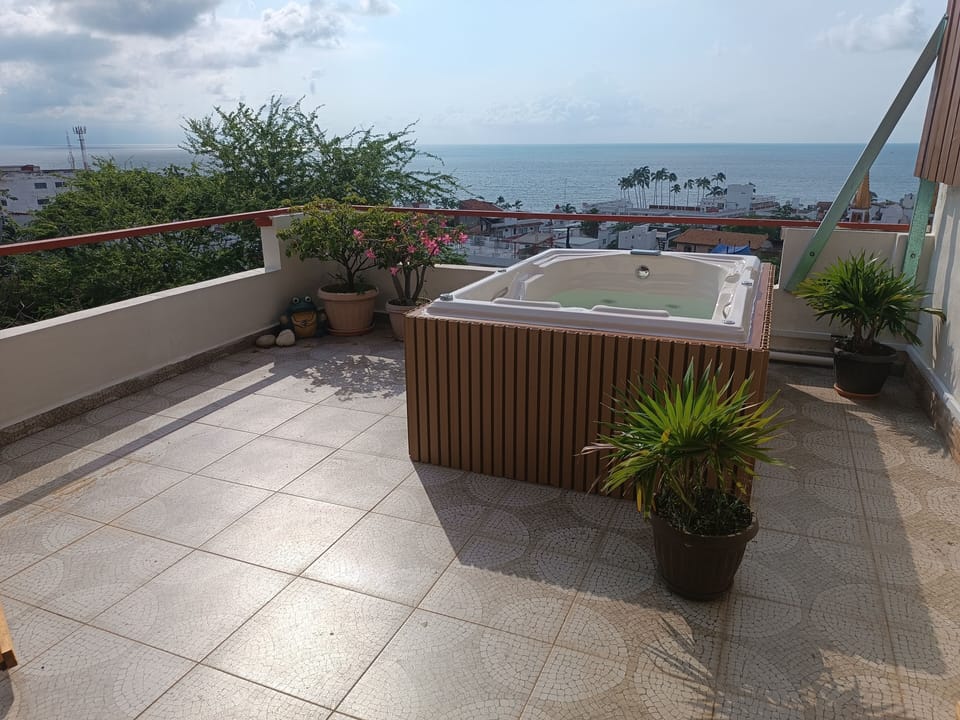 Private Jacuzzi, only yours