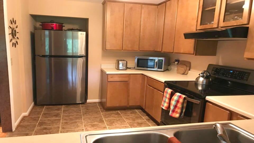 New Kitchen: Refrigerator, Dish Washer & Stove 2017