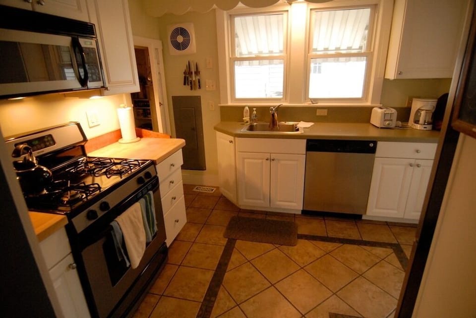 Kitchen, newly renovated