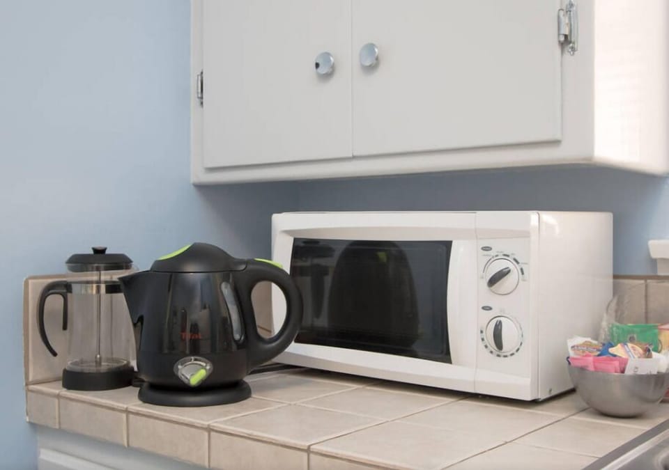 French press and electric hot water heater for that perfect morning. 